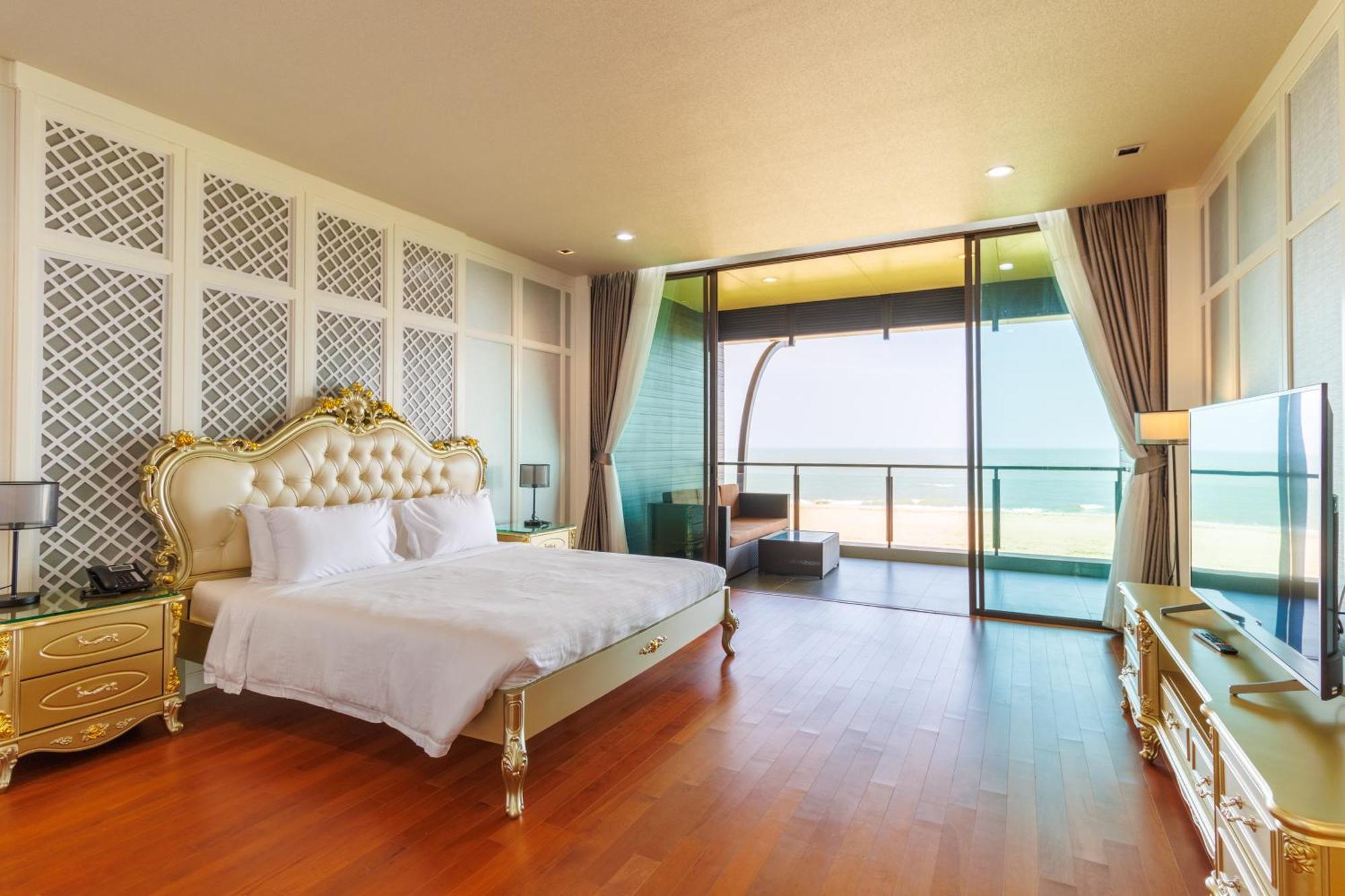 Sea Sand Sun Hua Hin By Jc Kevin Hotel & Resort Phetchaburi Exterior photo